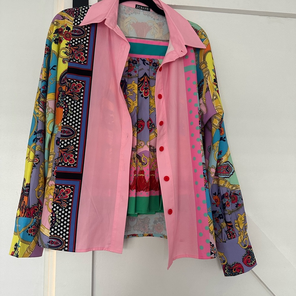 Colorful Women's Patterned Top - Picture 3 of 8